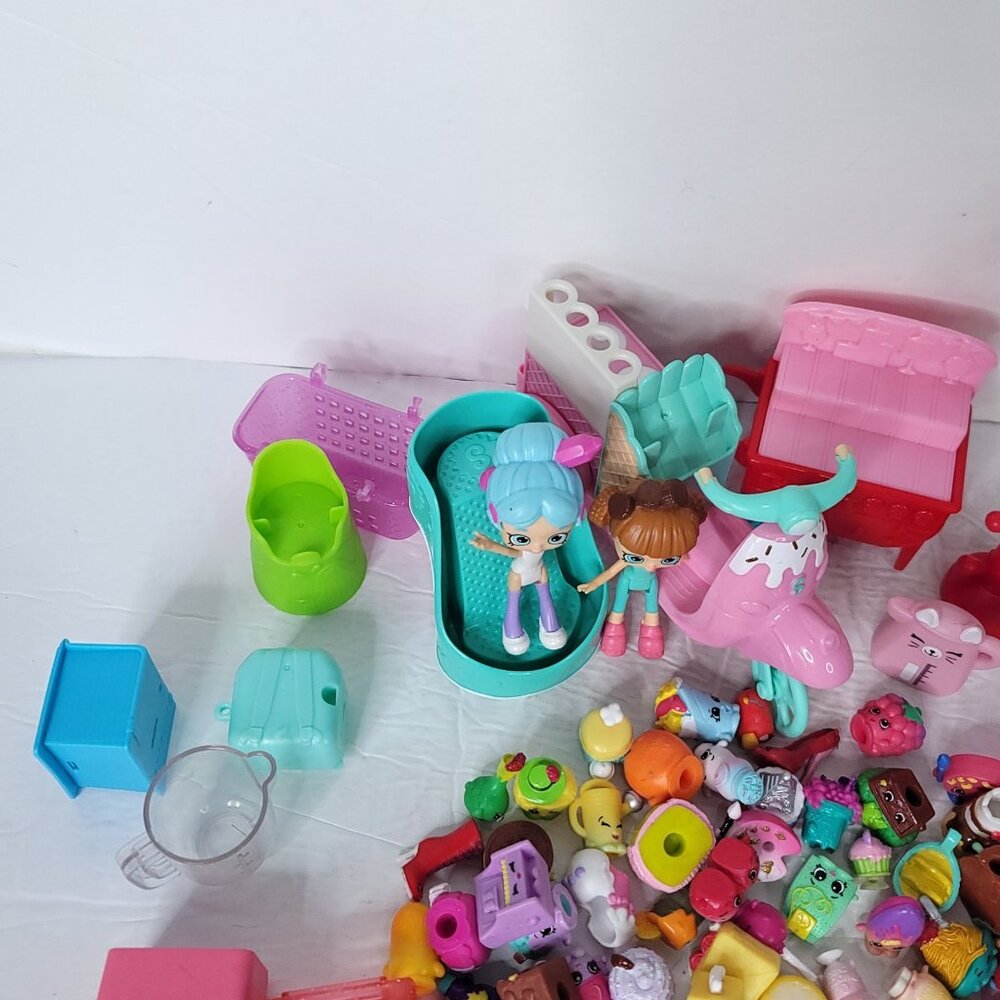 Lot Of Shopkins Figures Super Cute Mixed Lot, hats, food, household items - Picture 7 of 8